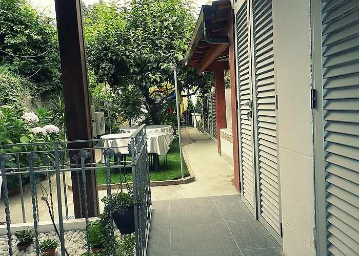 Jualis 3* Порту