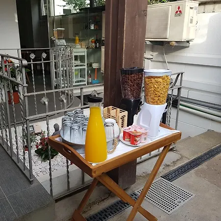 Πανσιόν Jualis