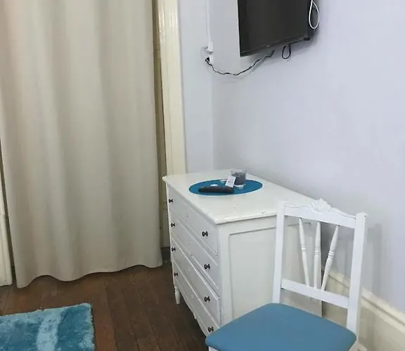 Jualis Πανσιόν